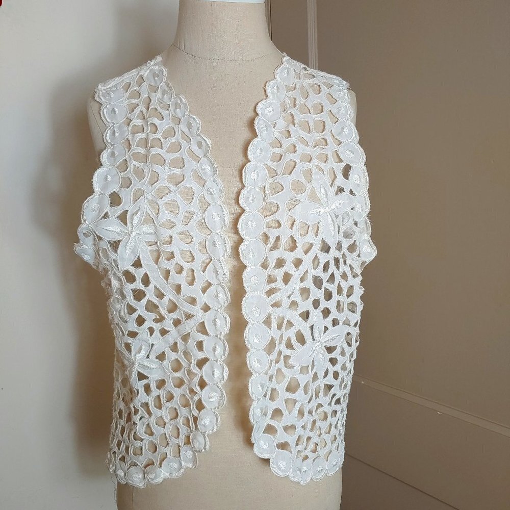 Unconventional Lace Vest‎ Laser Cut Floral Shabby Chic Cottage Core Vintage Boho